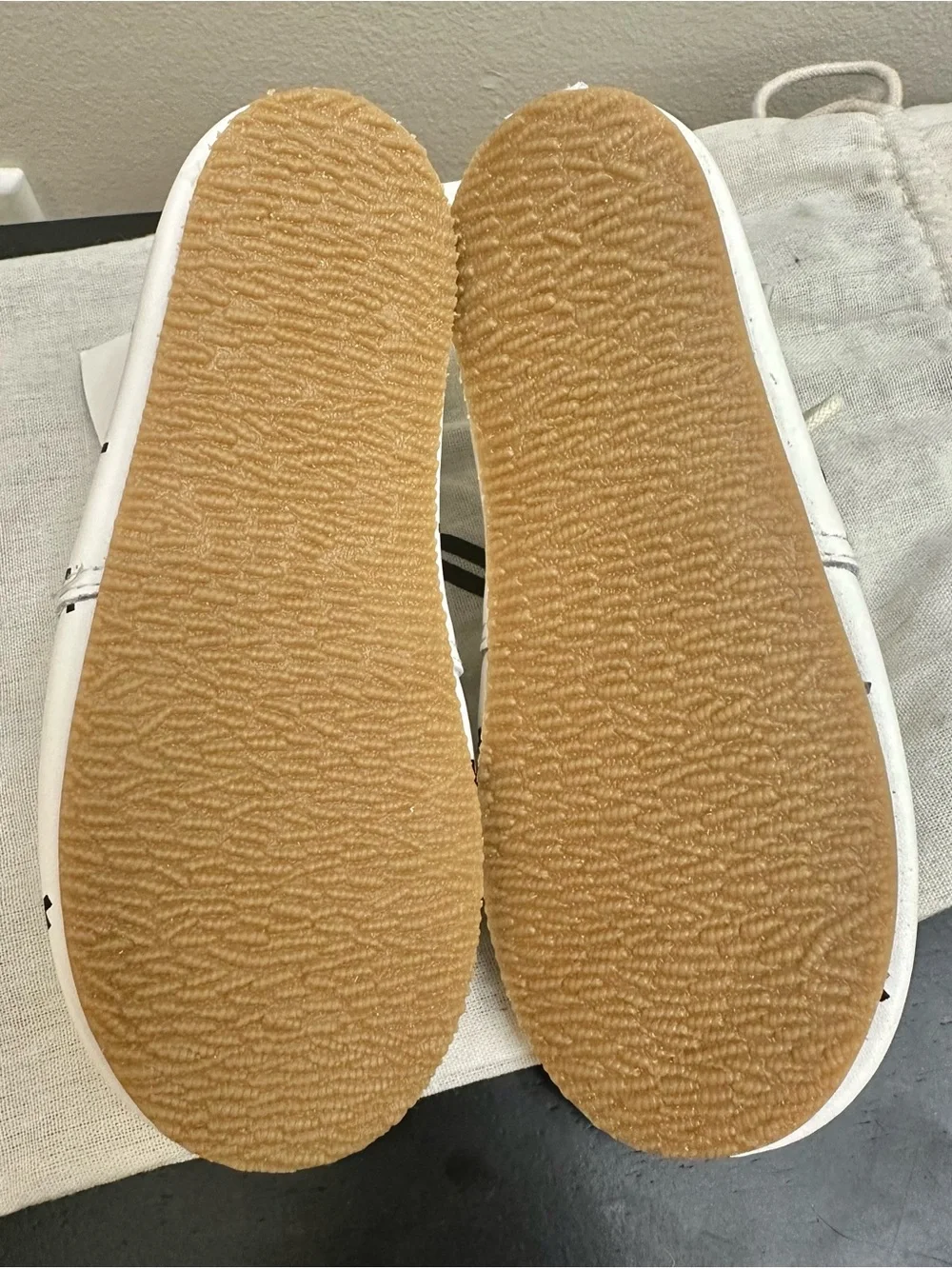 NWT Piper Finn White Kids' Moccasin Tie Shoes with Black Cross Pattern Sz 8T